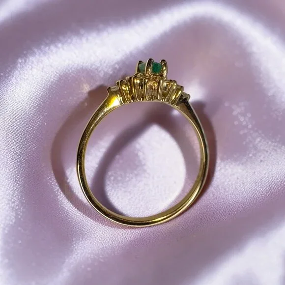 Estate- 10K Gold- Natural Emerald & Halo Diamond Ring - Size 5.5- Marquis -1.6g - Picture 4 of 16